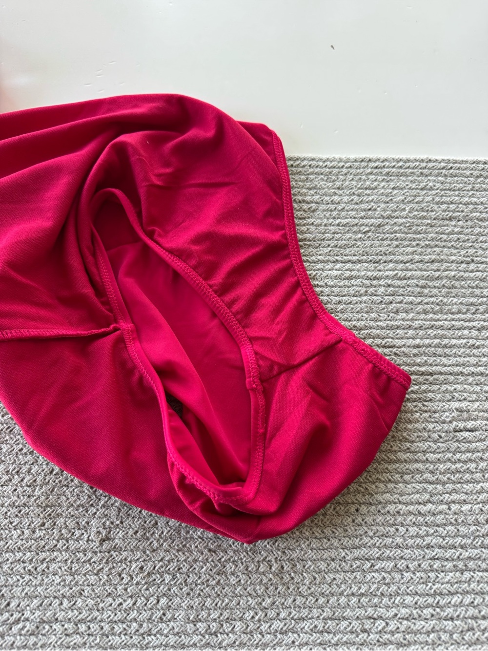 Juicy Couture Fuchsia Pink Grommet One-Piece Cross Back Swimsuit Sz Large - Picture 10 of 11